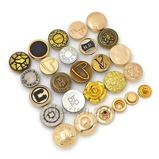 Antieke koperen drukknopen